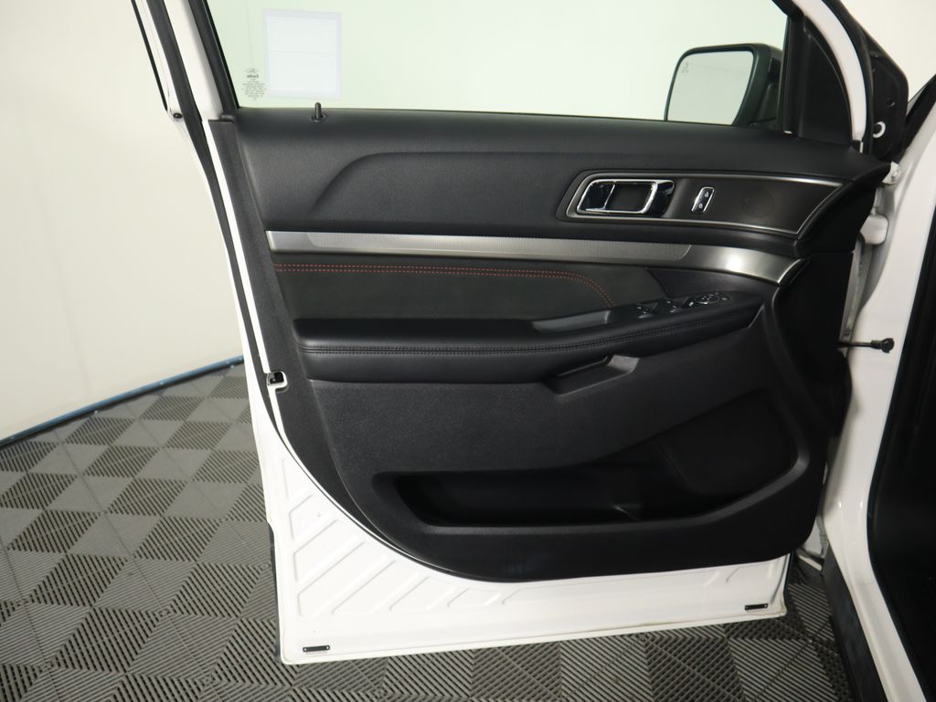 Thumbnail: 2019 Ford Explorer - 24