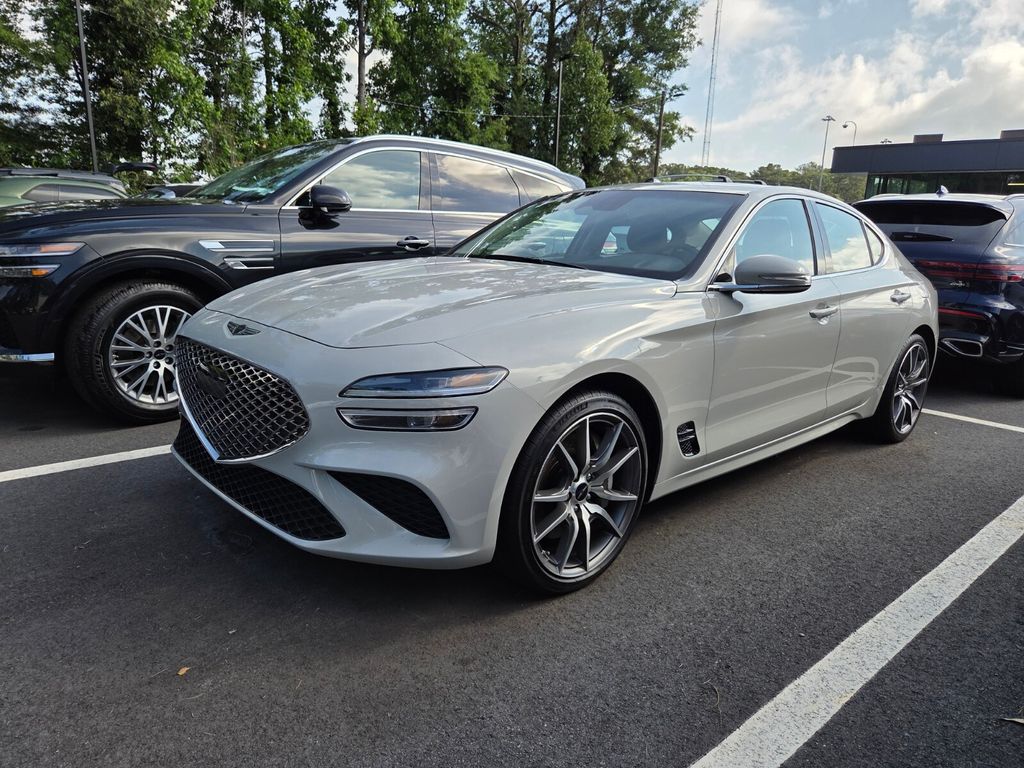 2025 Genesis G70 2.5T Standard's photo