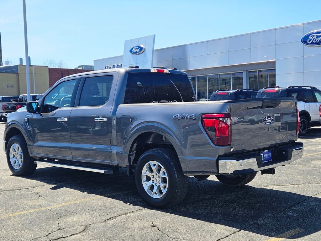 View vehicle photo 4