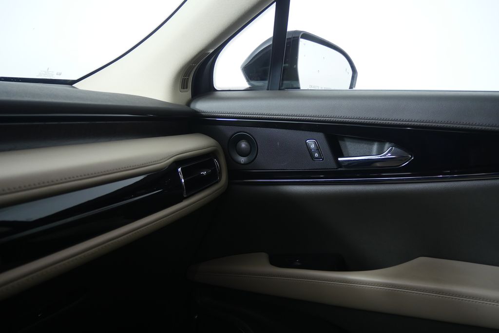 Thumbnail: 2021 Lincoln Nautilus - 26