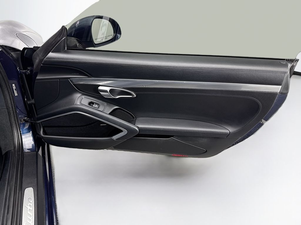 Thumbnail: 2016 Porsche 911 - 26