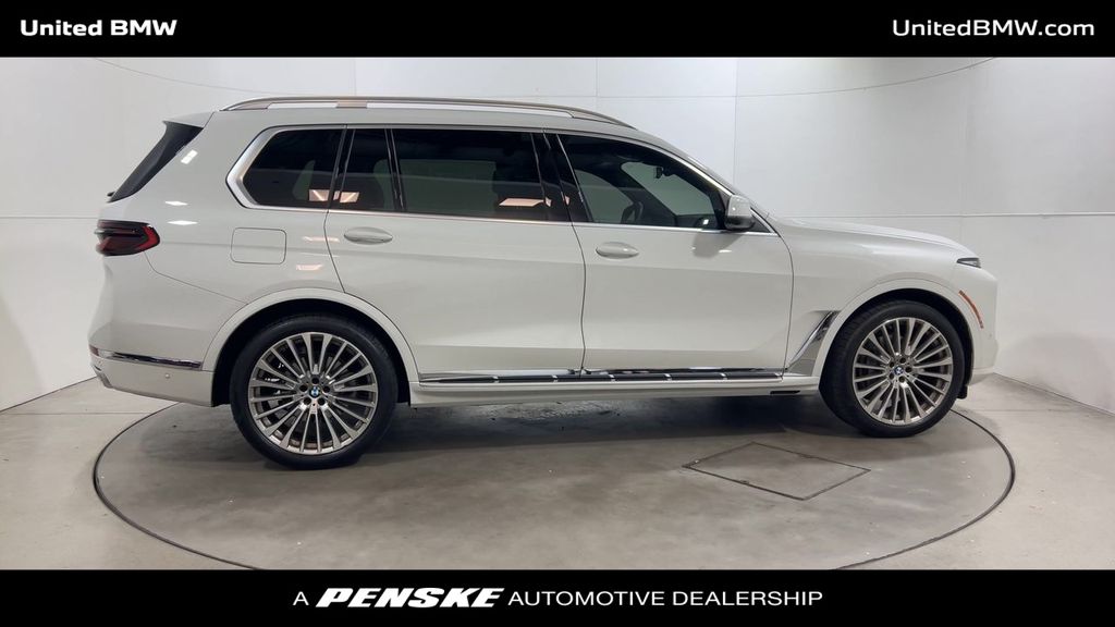 Thumbnail: 2024 BMW X7 - 9