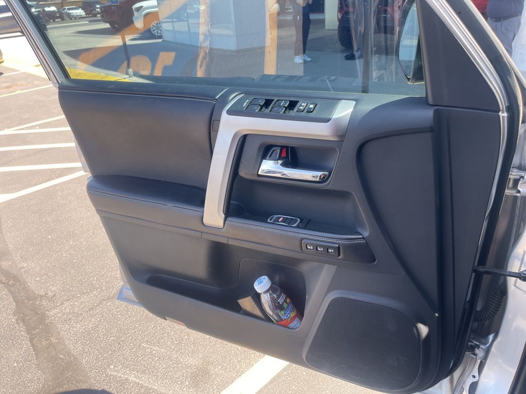 2016 Toyota 4Runner Limited 6