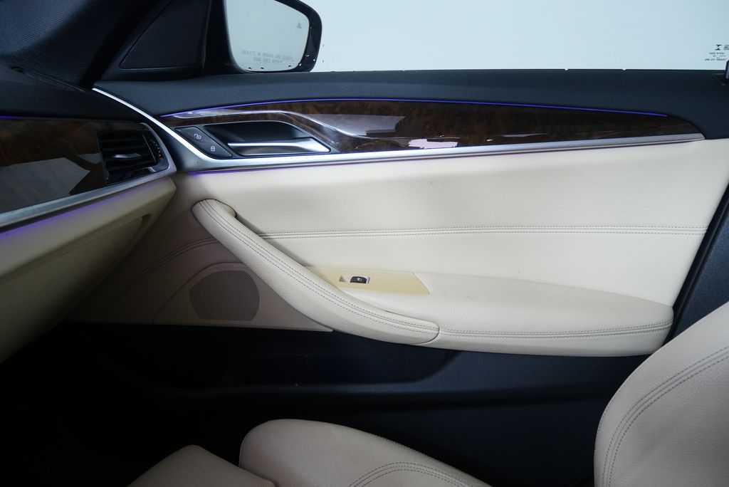 Thumbnail: 2019 BMW 5 Series - 26