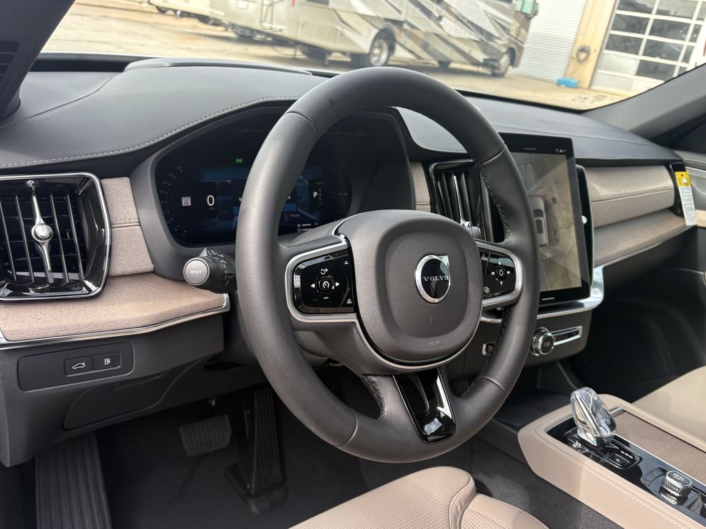 New 2026 White Volvo T8 Ultra image 14