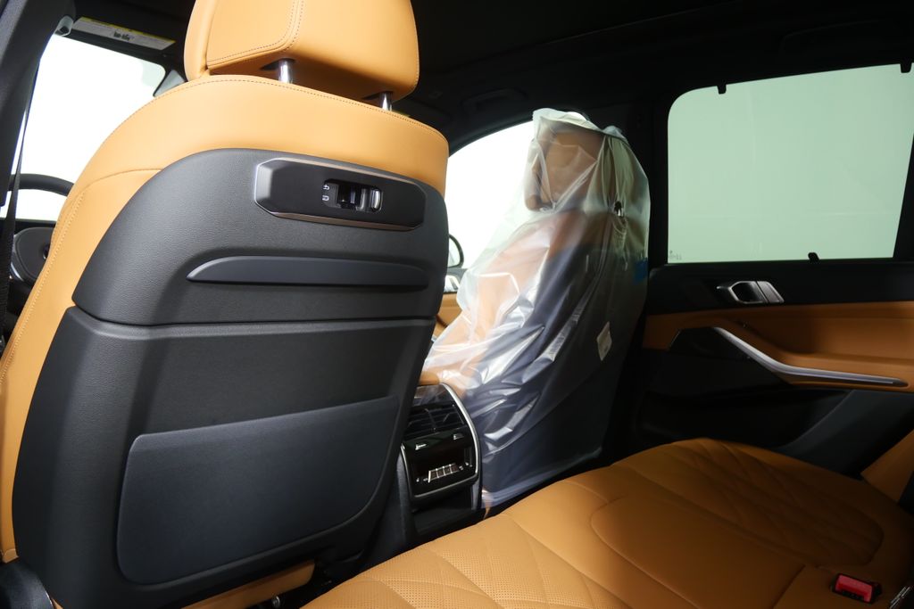 Thumbnail: 2026 BMW X5 - 17