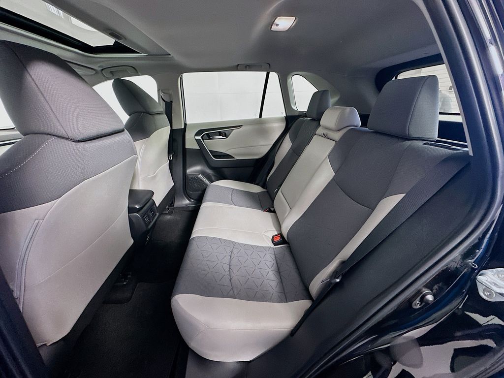 Thumbnail: 2025 Toyota RAV4 - 25