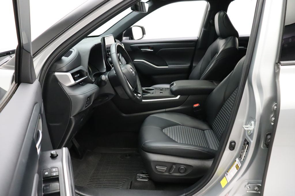 2023 Toyota Highlander XSE 14