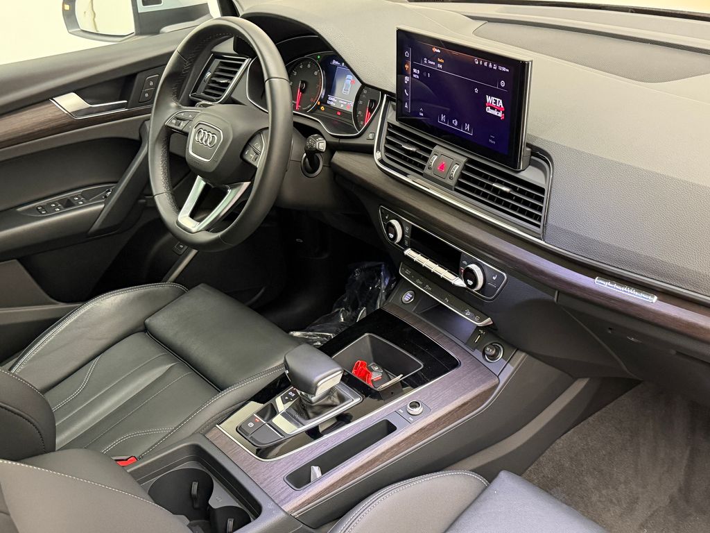 Thumbnail: 2024 Audi Q5 - 9