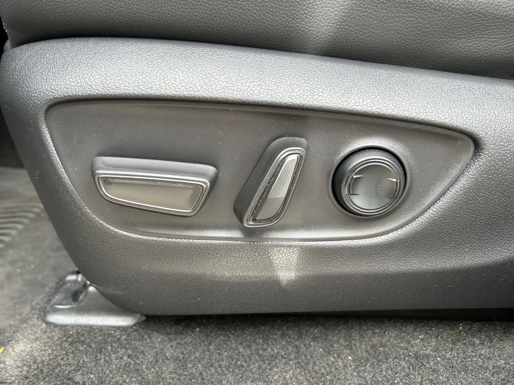 Thumbnail: 2025 Toyota Land Cruiser - 16