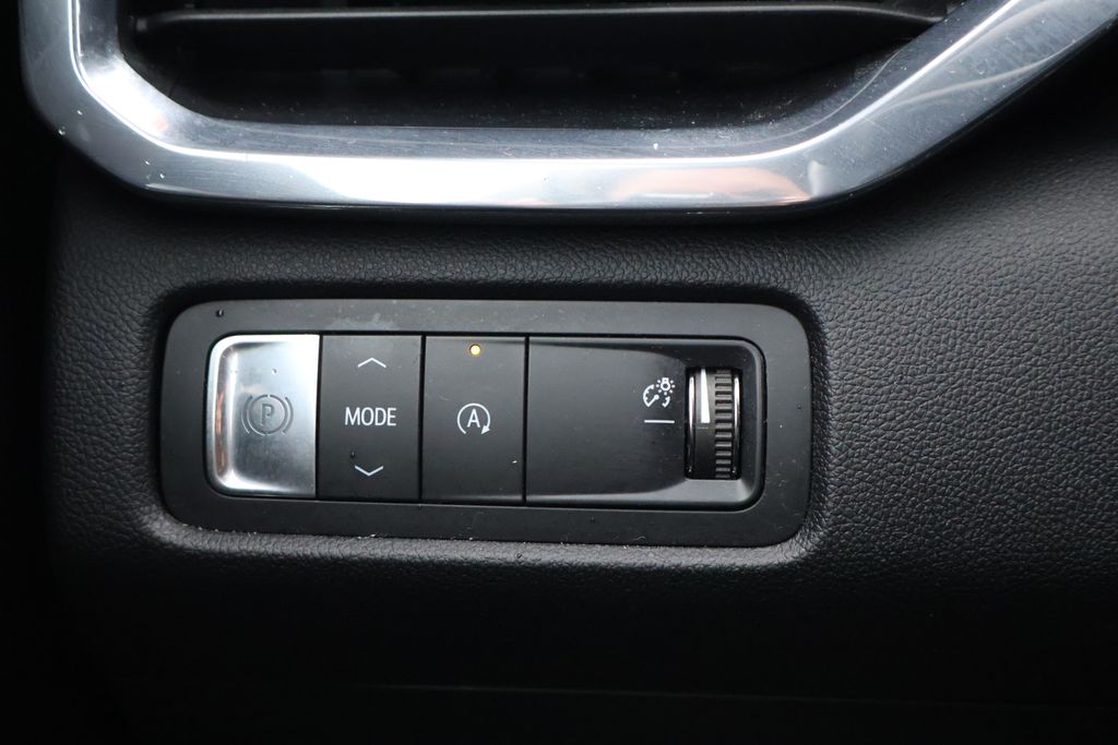 Thumbnail: 2025 GMC Acadia - 17