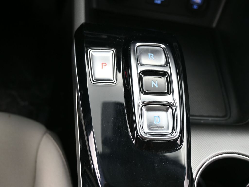 Used 2023 Serenity White Hyundai SEL image 28