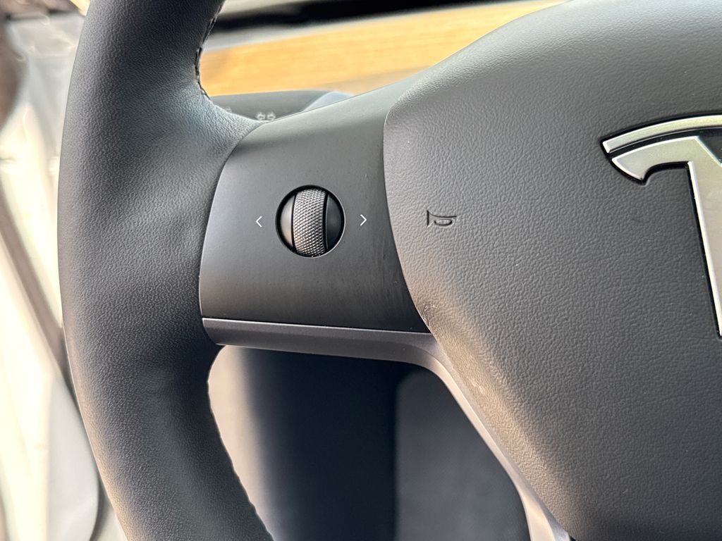 Used 2021  Tesla Long Range image 15
