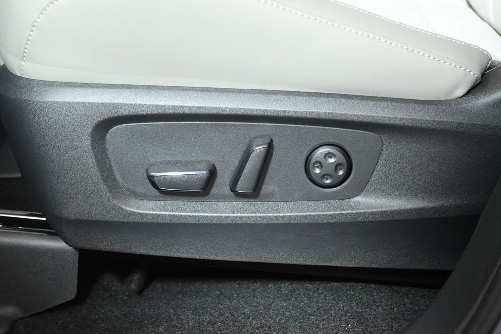 Thumbnail: 2026 INFINITI QX60 - 26