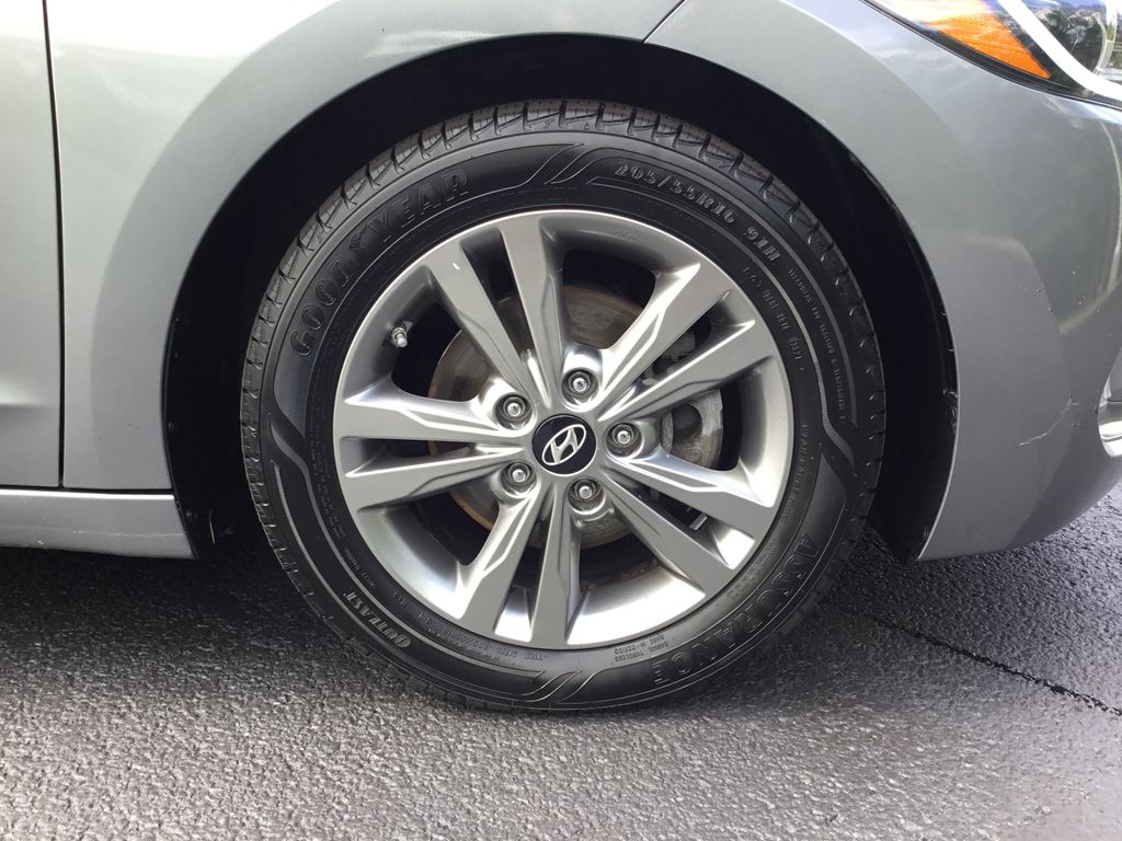 Thumbnail: 2018 Hyundai Elantra - 12