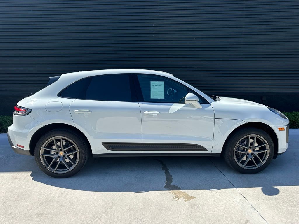 2022 Porsche Macan  8