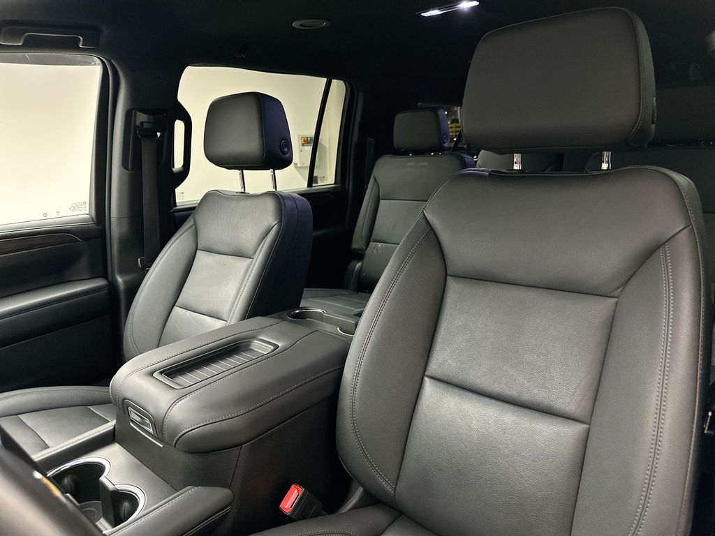 Thumbnail: 2022 Chevrolet Suburban - 23