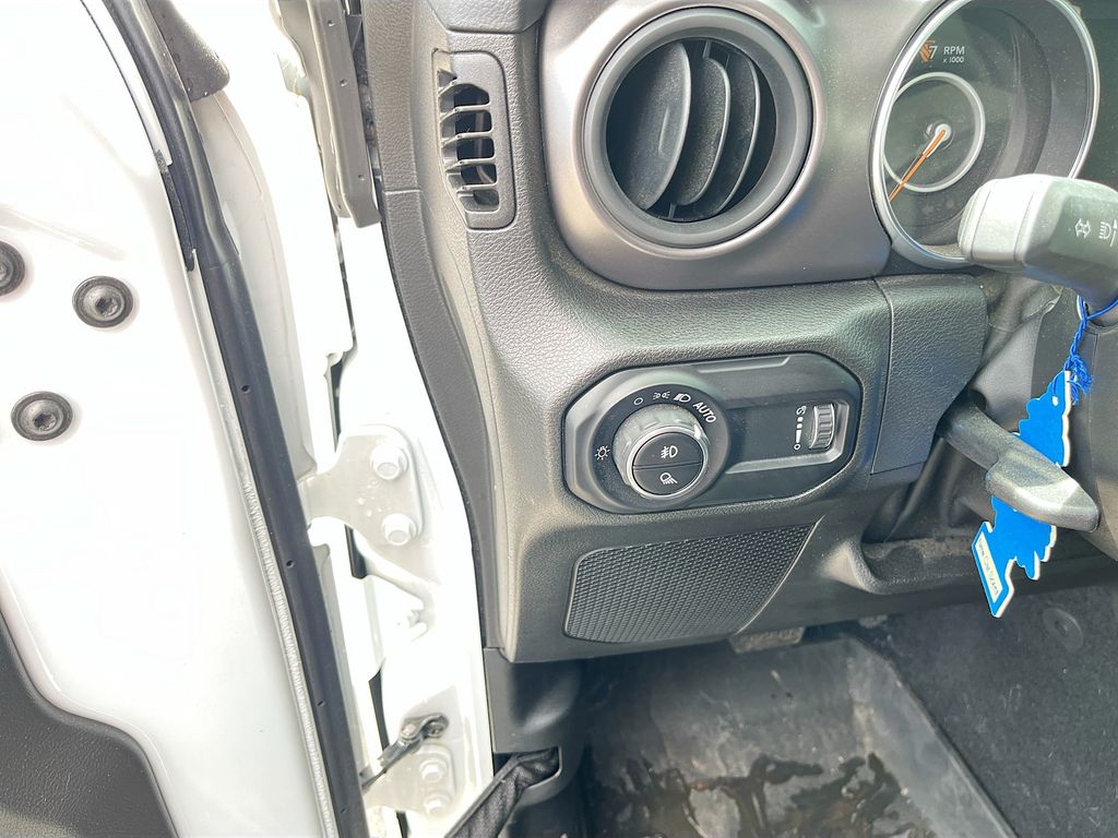 Used 2023 White Jeep Sport S image 10