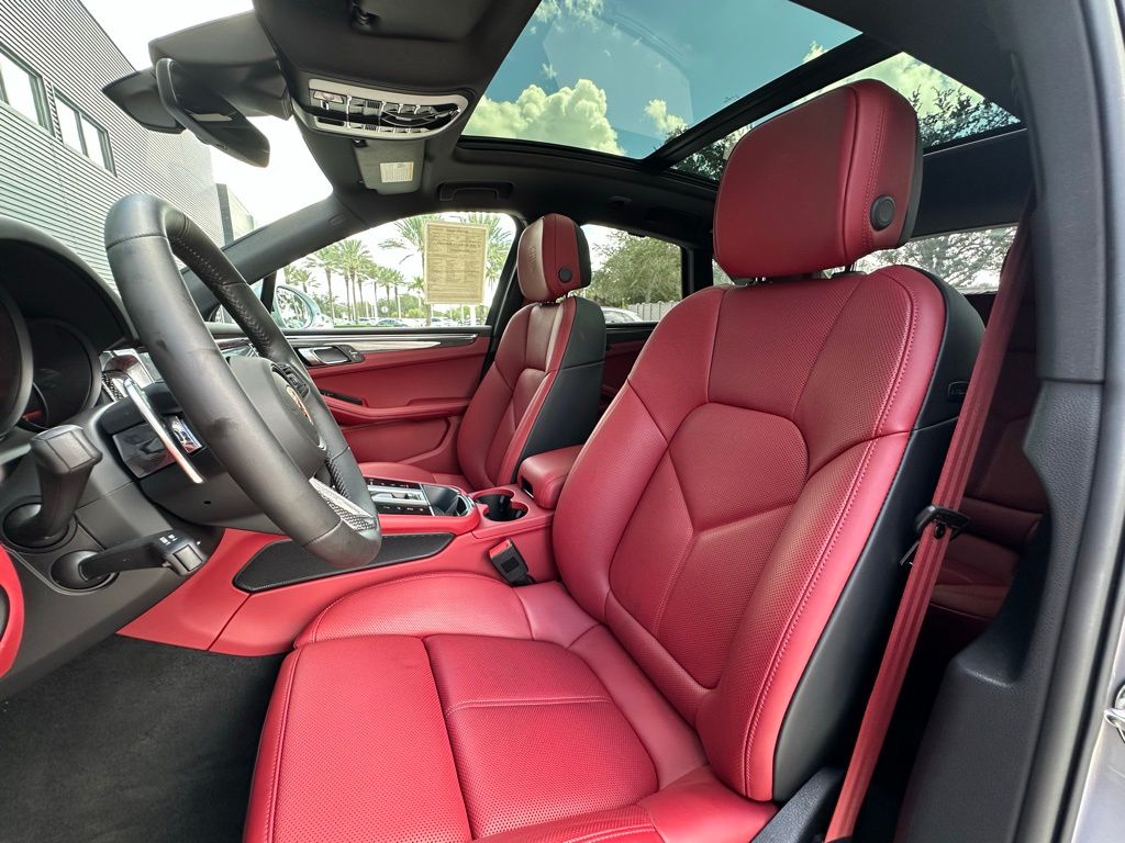 Thumbnail: 2025 Porsche Macan - 5