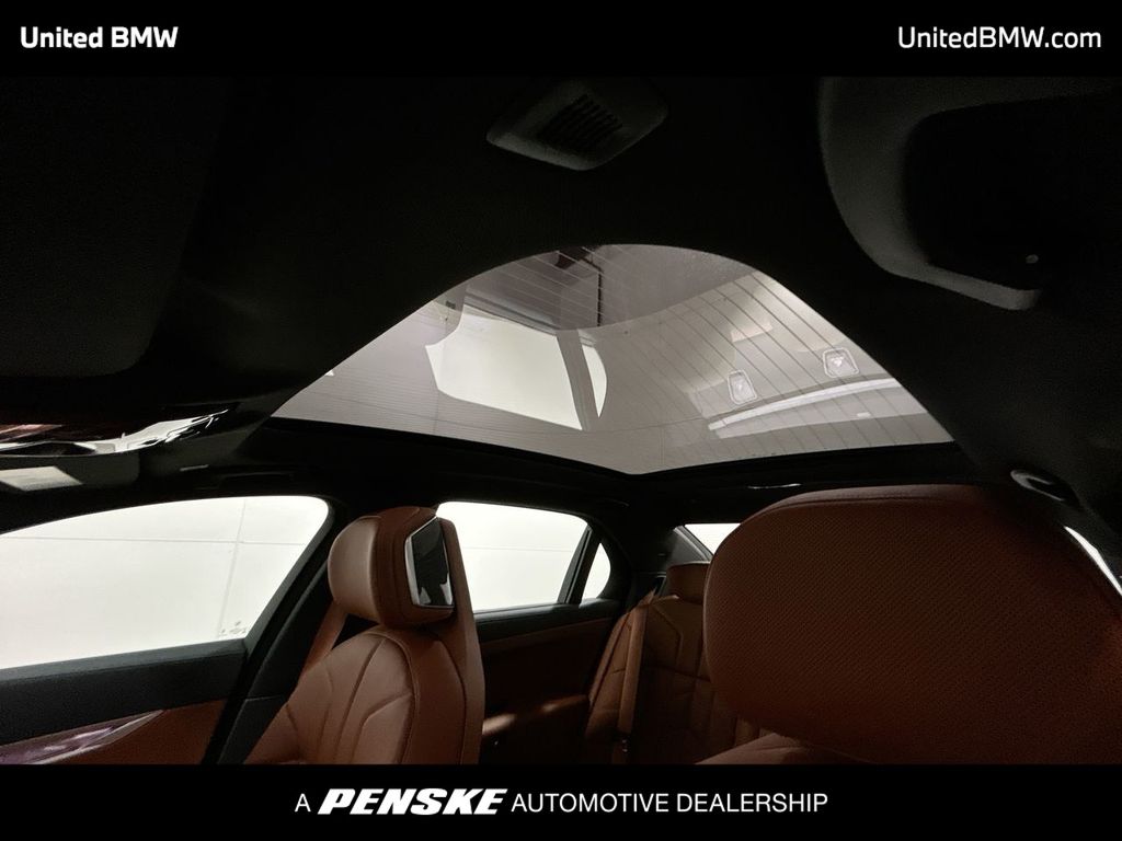 Thumbnail: 2025 BMW 7 Series - 20