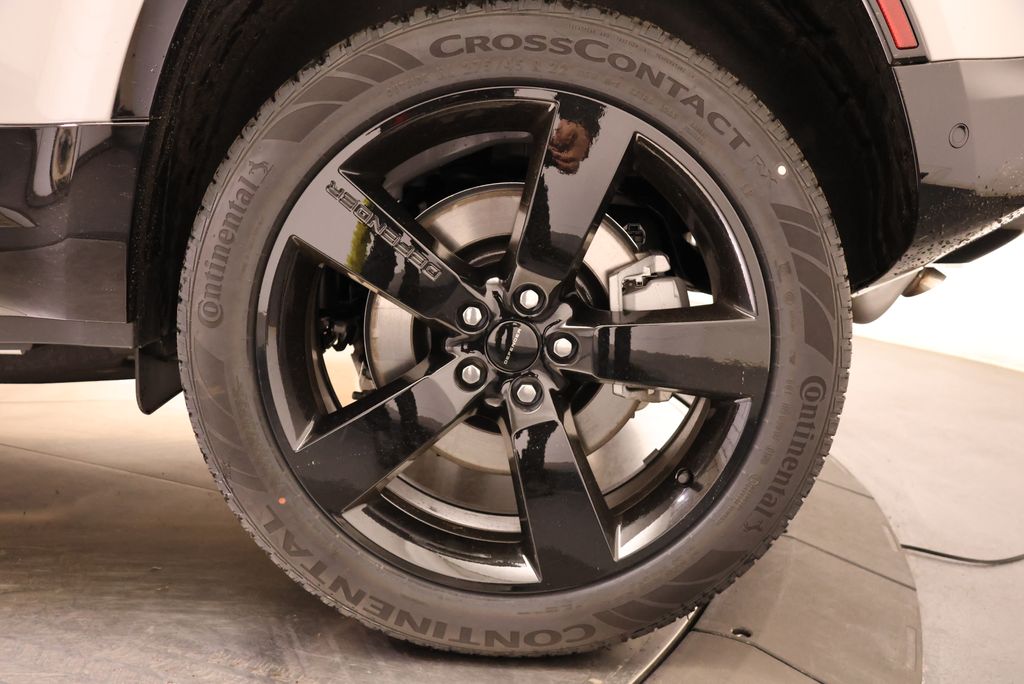 Thumbnail: 2026 Land Rover Defender - 10