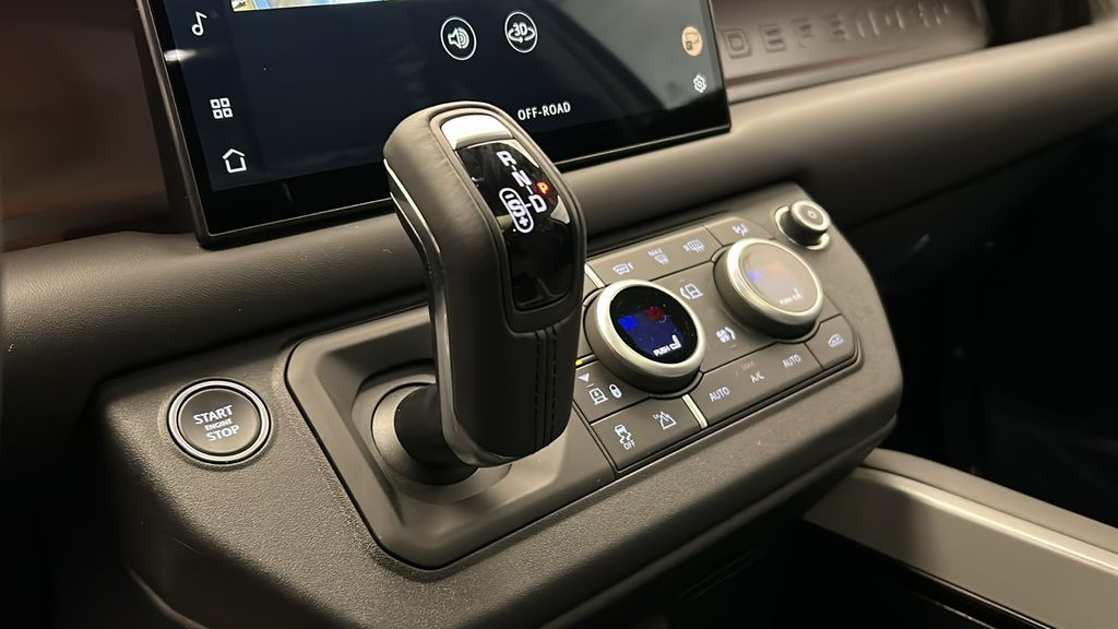 Thumbnail: 2025 Land Rover Defender - 19