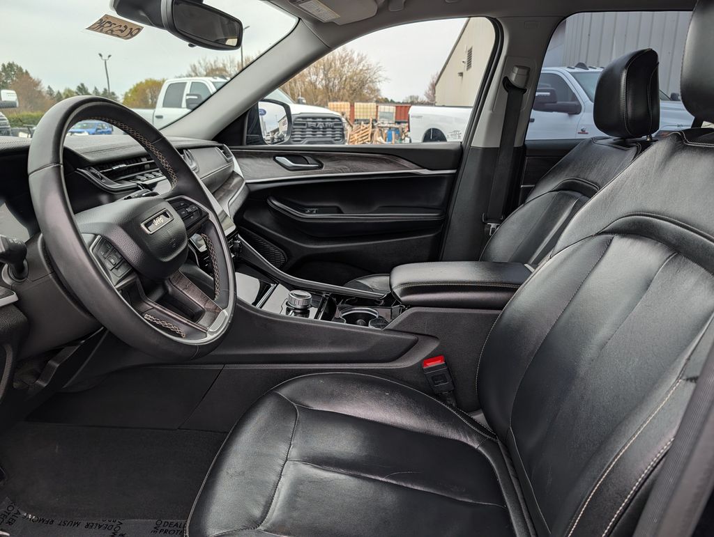 Used 2023 Jeep Grand Cherokee SUV