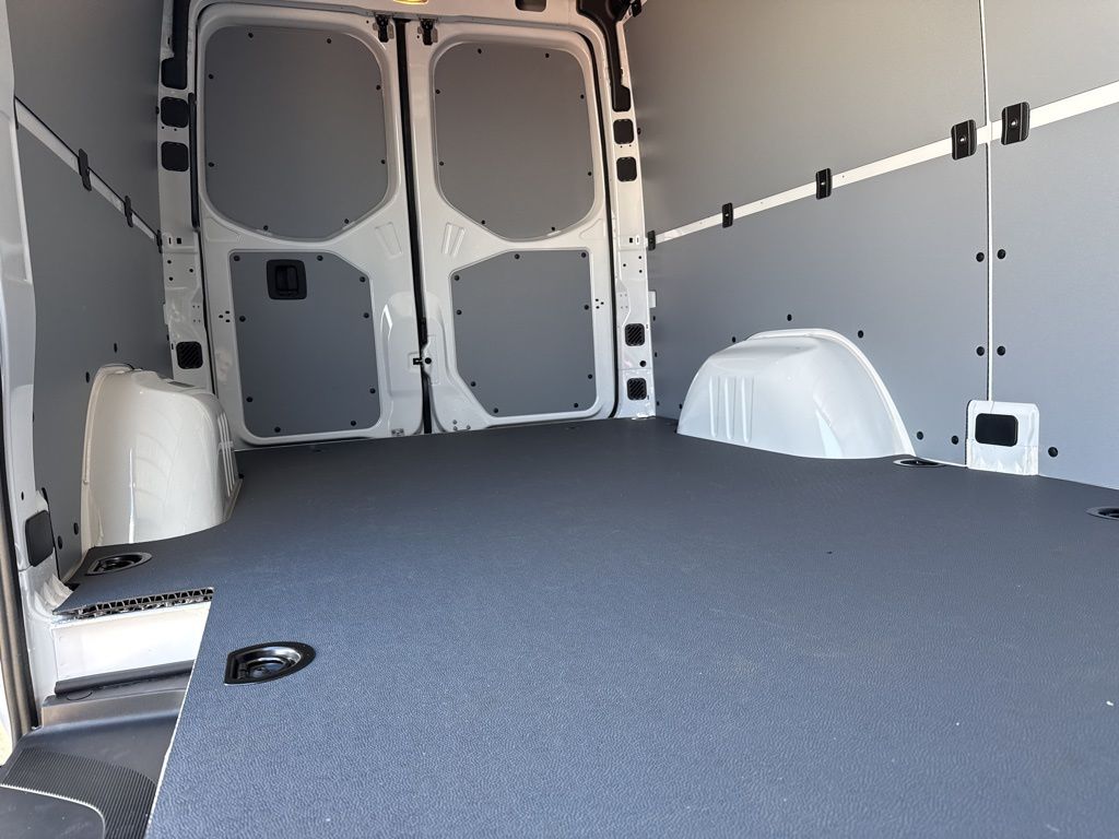 2025 Mercedes-Benz Sprinter 2500 25