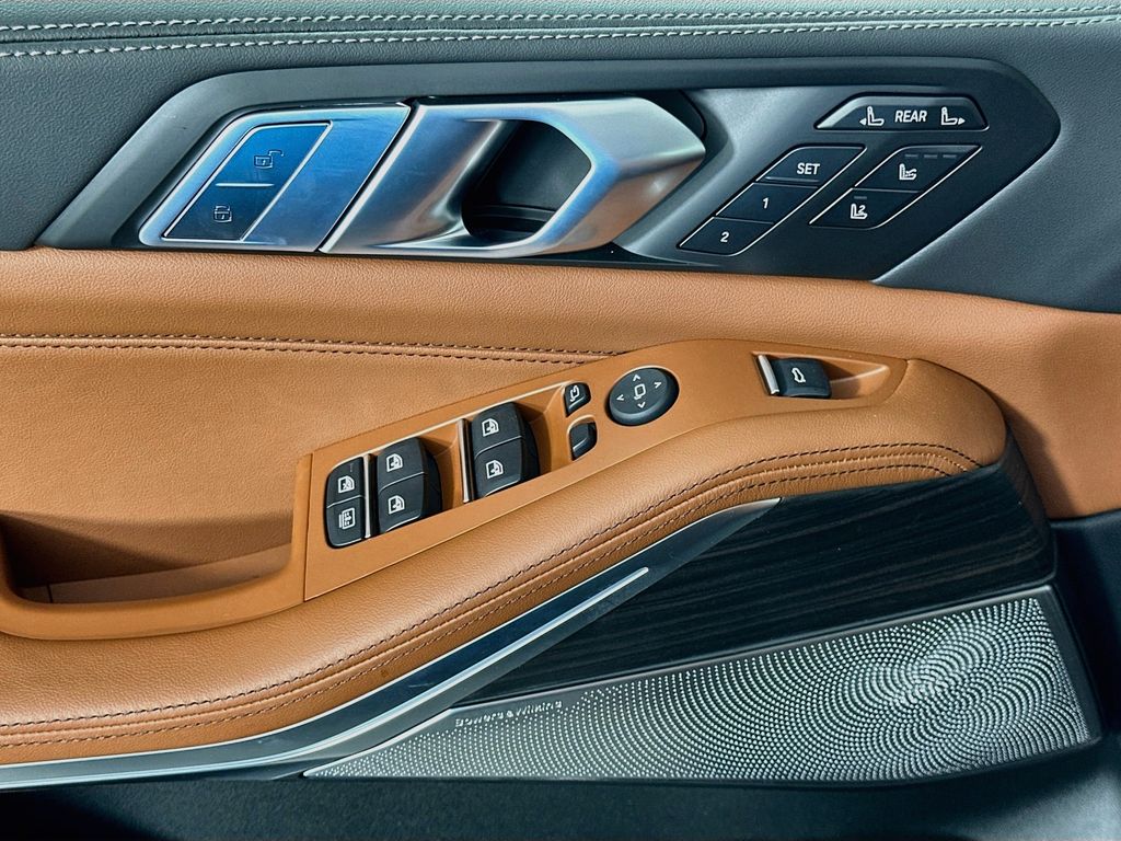 Thumbnail: 2027 BMW X7 - 20
