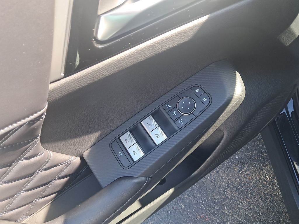 2026 Nissan Rogue Plug-In Hybrid Platinum Black at South Hills Kia