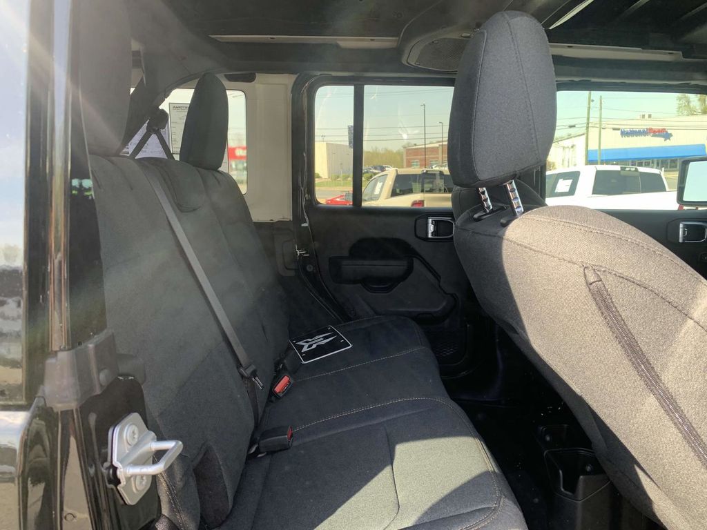 2025 Jeep Wrangler 4-Door Willys - Photo 17