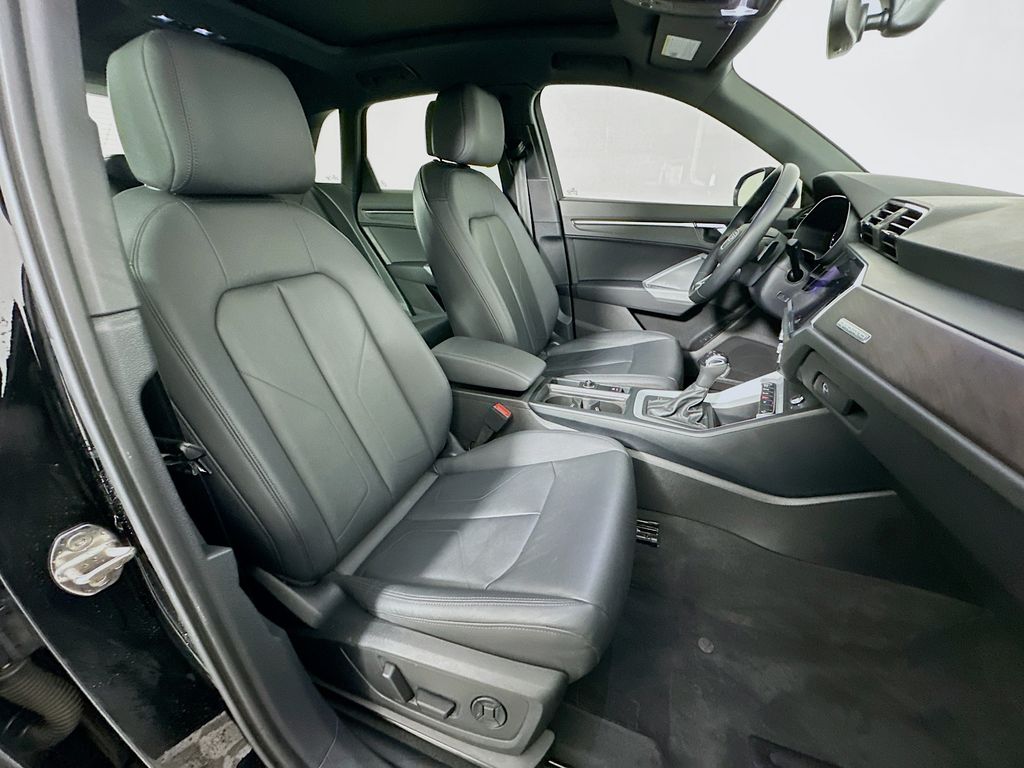 Thumbnail: 2022 Audi Q3 - 28