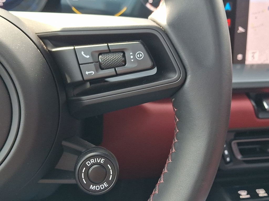 Thumbnail: 2023 Porsche 911 - 21