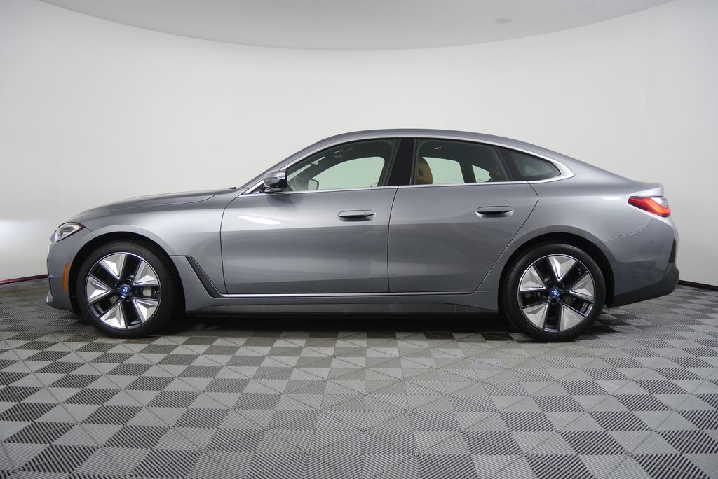 Thumbnail: 2023 BMW i4 - 6