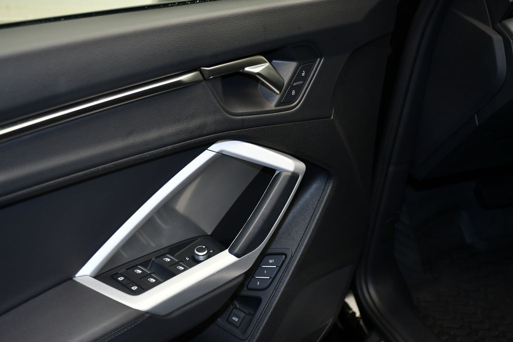 Thumbnail: 2023 Audi Q3 - 5