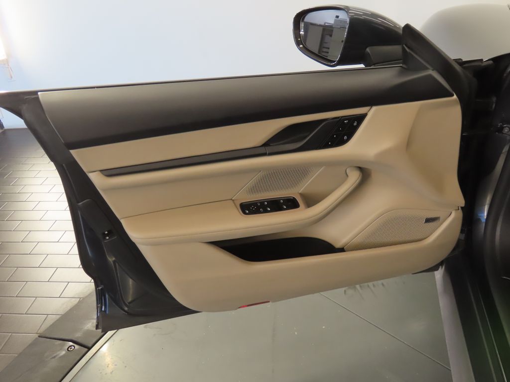 Thumbnail: 2024 Porsche Taycan - 31