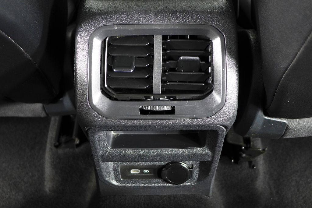 Thumbnail: 2023 Volkswagen Tiguan - 23