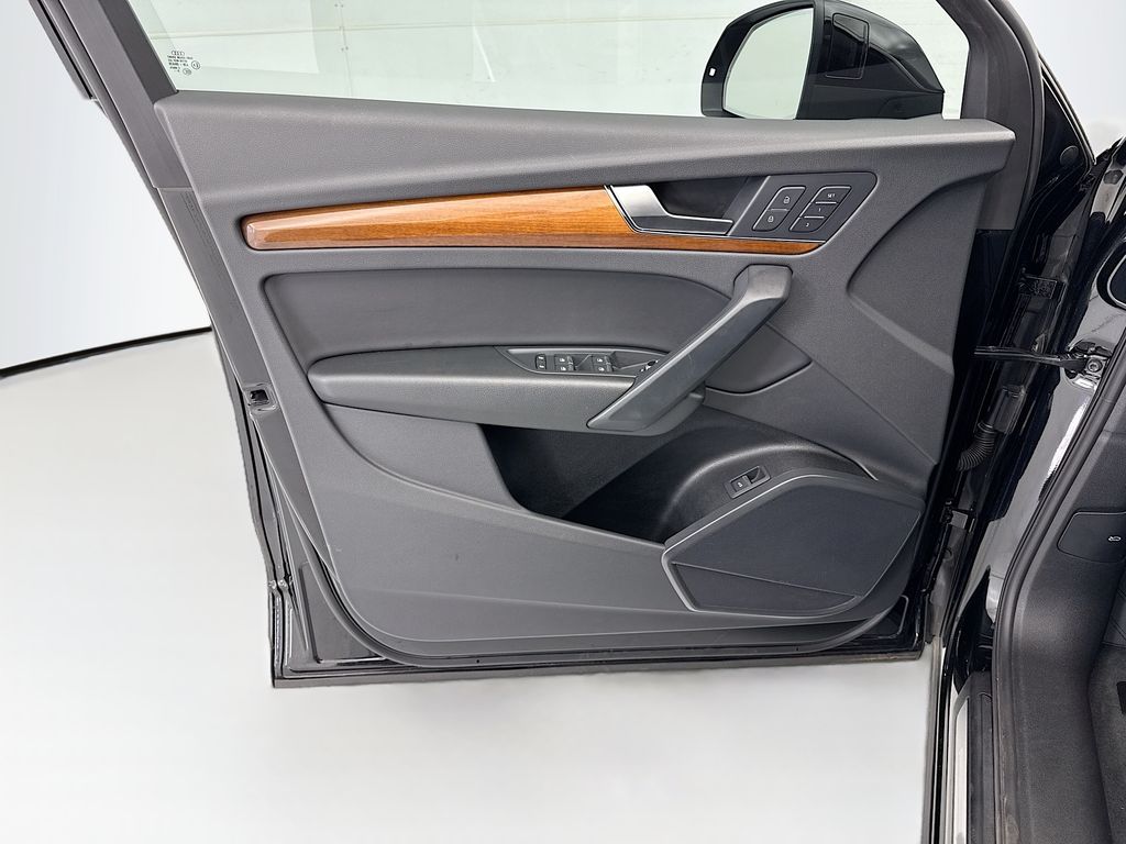 Thumbnail: 2023 Audi Q5 - 22