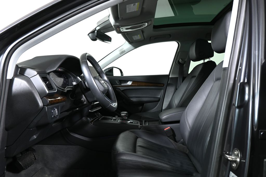 Thumbnail: 2020 Audi Q5 - 3