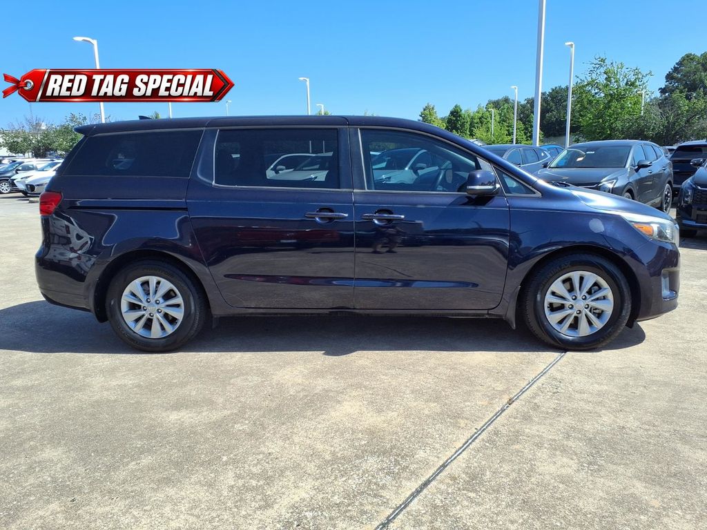 2018 Kia Sedona LX - 5