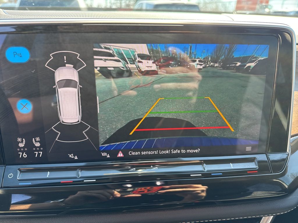 2025 Volkswagen Atlas 2.0T SE w/Technology White at Subaru and VW of Moon Township