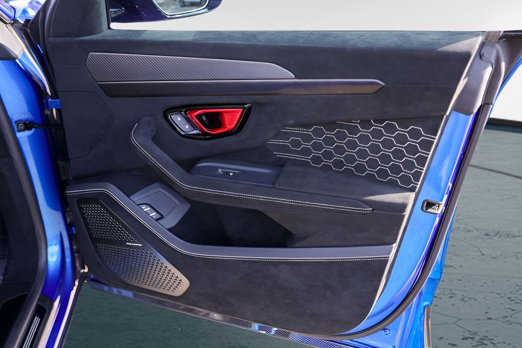 Used 2024 Blue Lamborghini Performante image 33