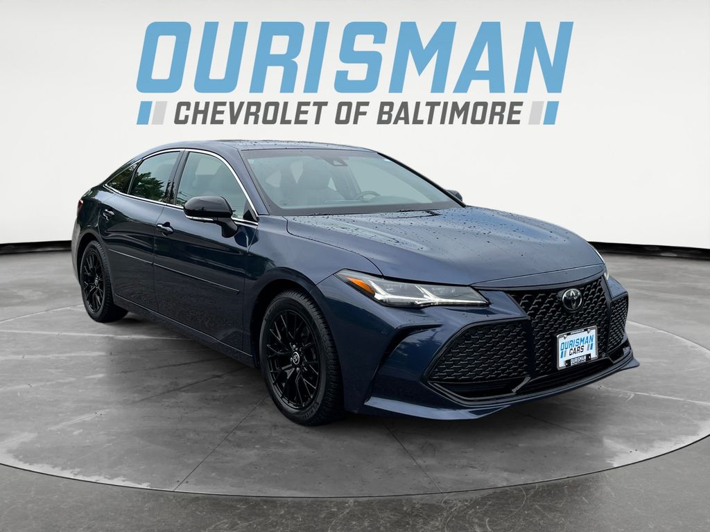 Pearl 2020 Toyota Avalon Sedan Front-Wheel Drive 8-Speed Automatic