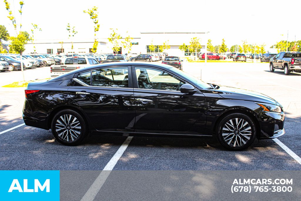 Used 2024 Black Nissan 2.5 SV image 8