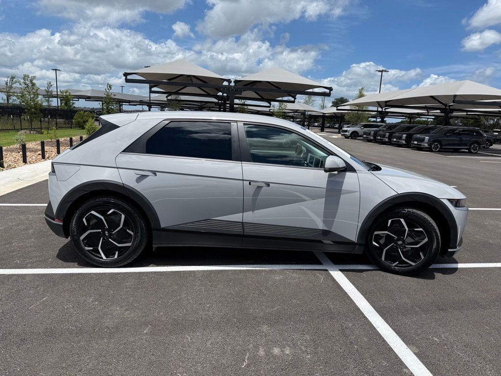 Thumbnail: 2023 Hyundai Ioniq 5 - 4