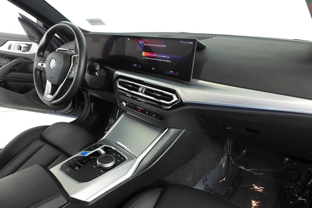 Thumbnail: 2023 BMW i4 - 13