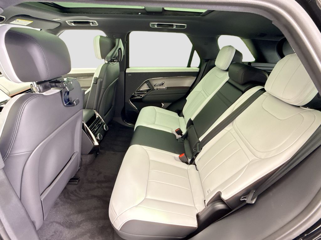 Thumbnail: 2026 Land Rover Range Rover Sport - 20