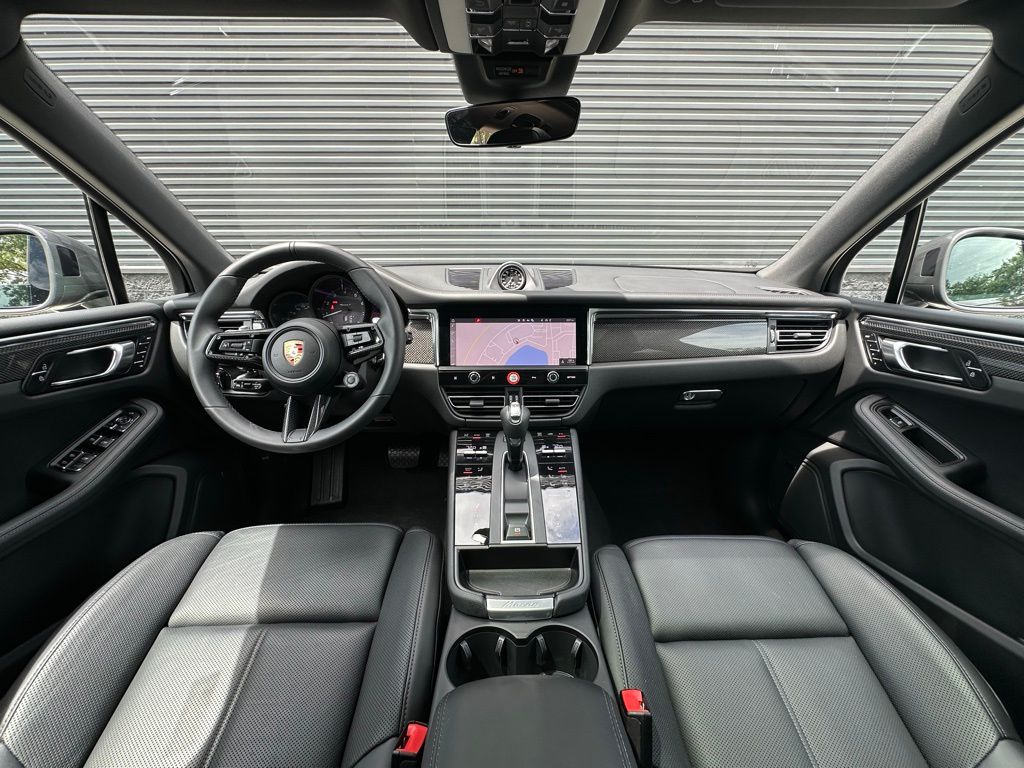 Thumbnail: 2026 Porsche Macan - 6