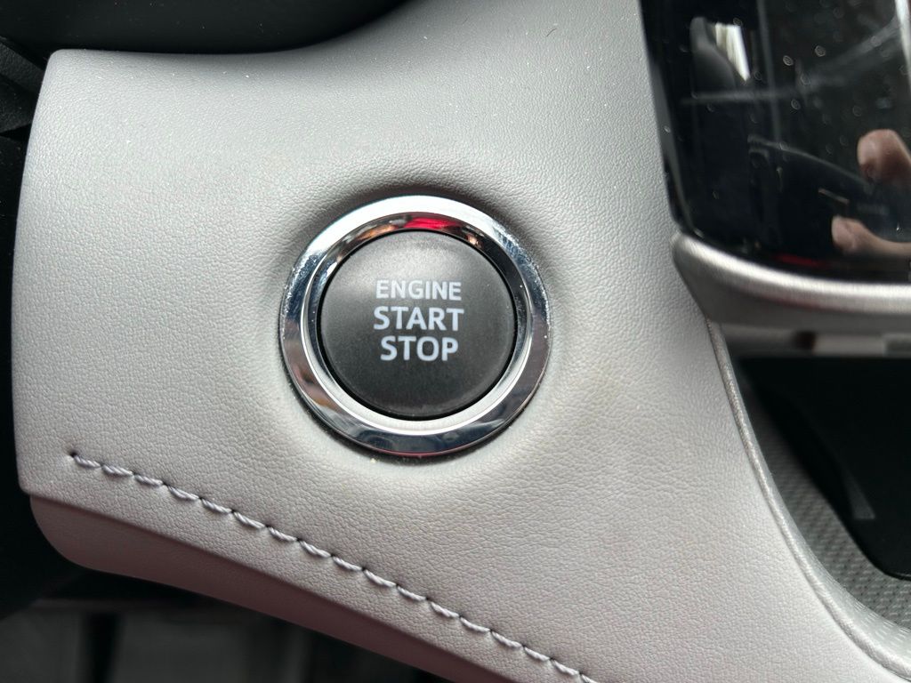 Thumbnail: 2023 Toyota Highlander - 30