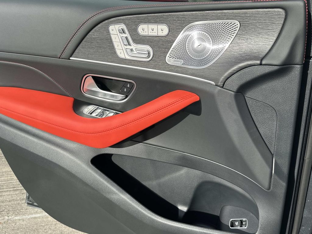 Thumbnail: 2026 Mercedes-Benz GLE - 17